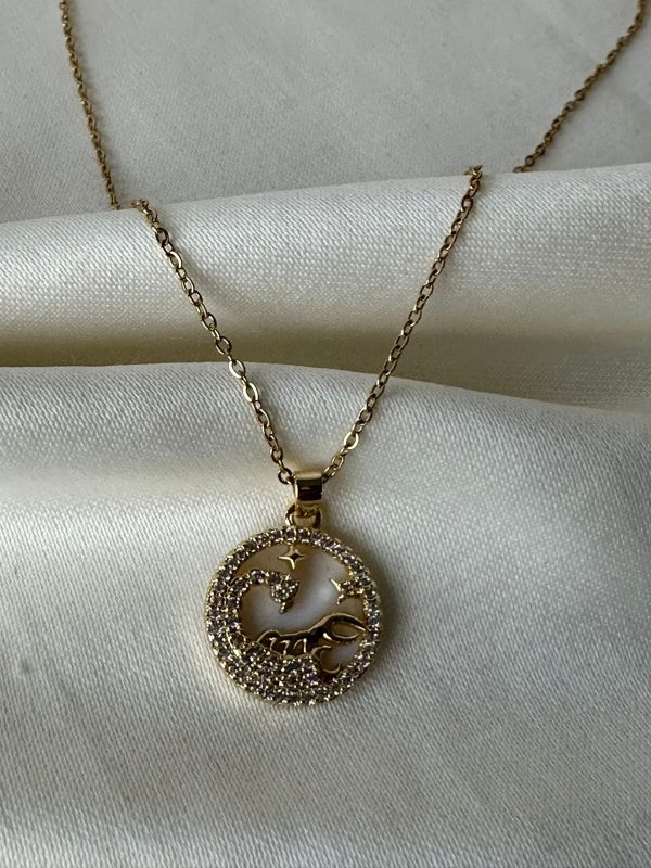 Zirkon Taşlı Akrep Burcu Figür Gold Kolye - Görsel 3
