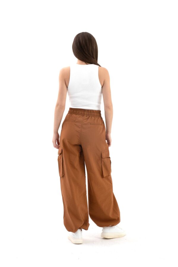 Yüksek Bel Beli ve Paçası Lastikli Paraşüt Kumaş Pantolon - Camel - Görsel 6